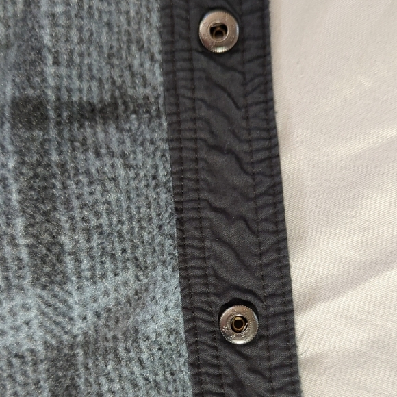 O'Neill Gray Lightweight Plaid Shirt Jacket - Picture 12 of 16